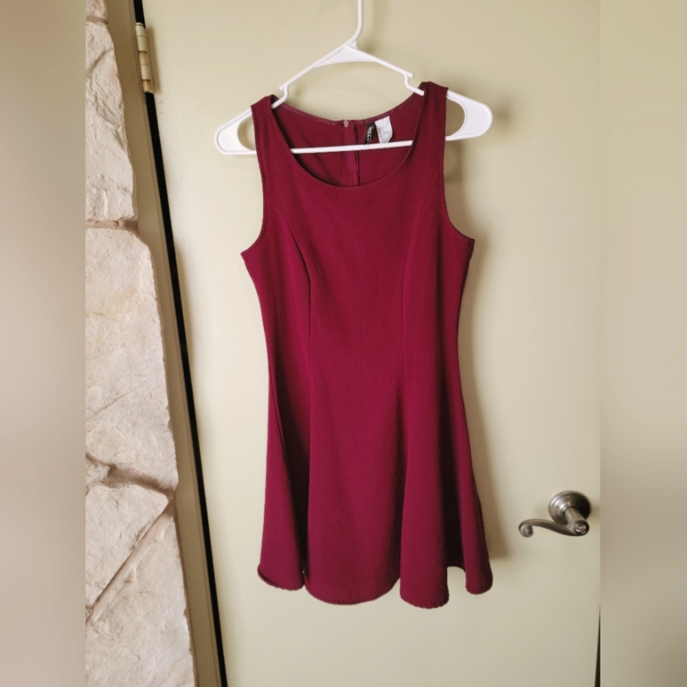 Divided by H&M, Size 6, Burgundy Mini Dress